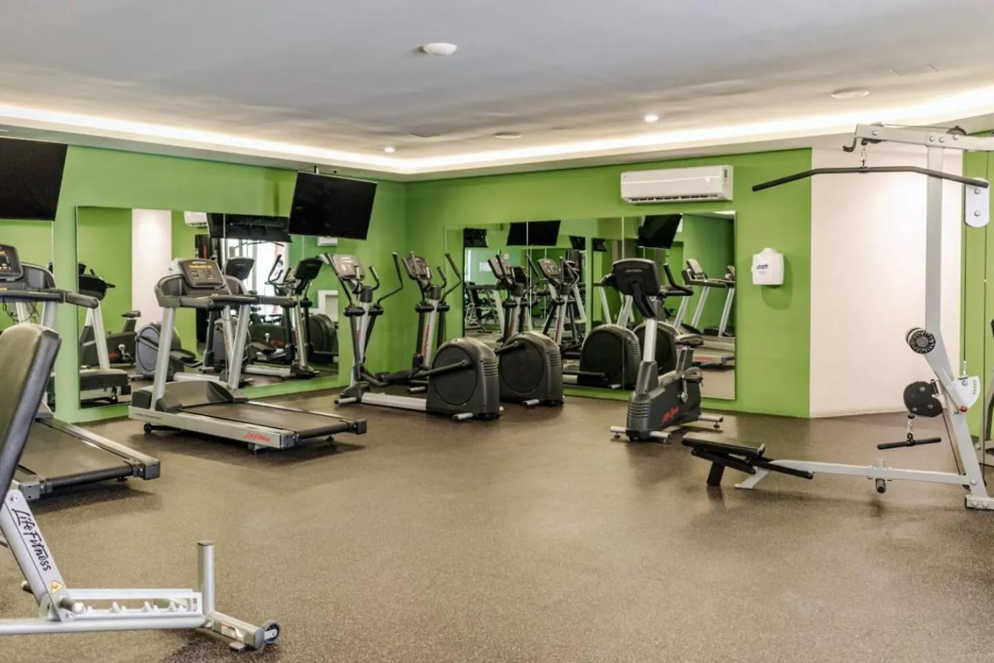 Apartment Luxury Condo, 150Mb, 2 Bedroom, Cine, Gym, Pool Playa del Carmen