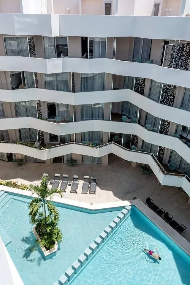 Luxury Condo, 150Mb, 2 Bedroom, Cine, Gym, Pool Playa del Carmen