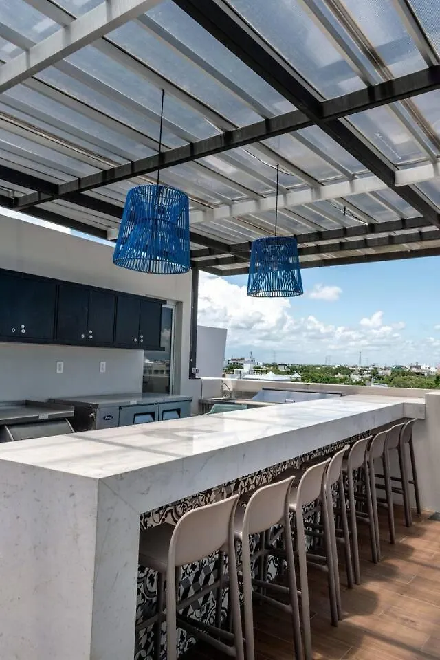 Luxury Condo, 150Mb, 2 Bedroom, Cine, Gym, Pool Playa del Carmen Apartment
