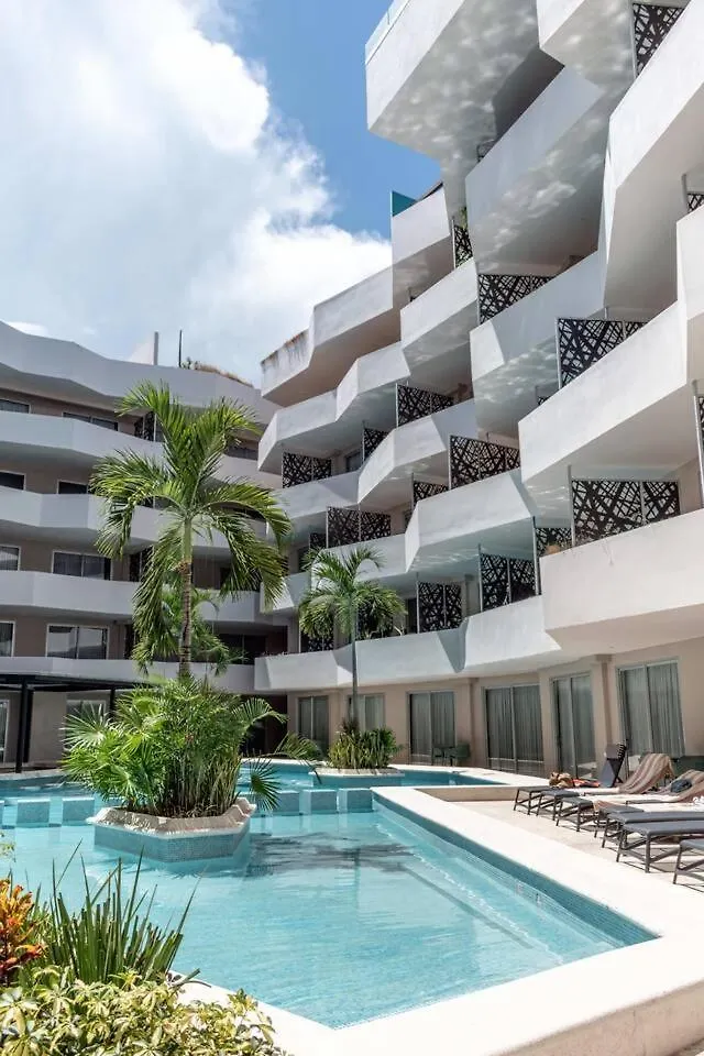Luxury Condo, 150Mb, 2 Bedroom, Cine, Gym, Pool Playa del Carmen